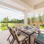 Casa de Férias 4 Bedroom Lovely In Povljana
