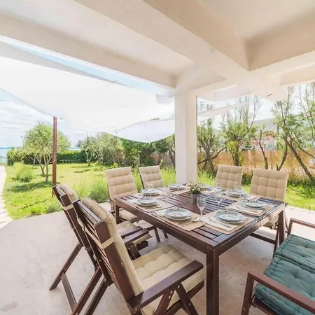 Holiday home 4 Bedroom Amazing Home In Povljana Povljana