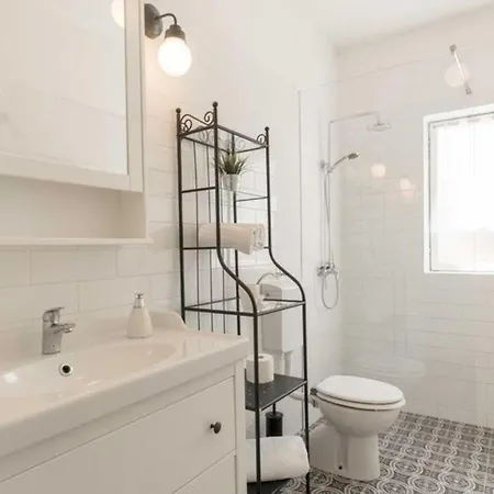 4 Bedroom Amazing Home In Povljana Povljana